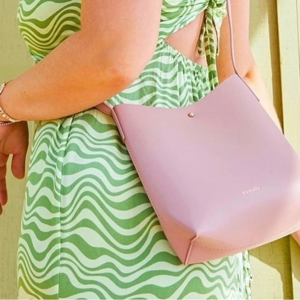 NEW SAMARA Vegan Leather Shoulder Bag in Peony